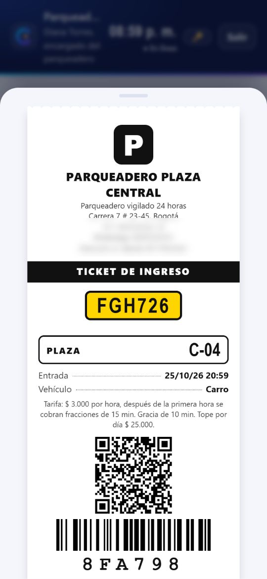 Ticket de ingreso con la placa, la plaza C-04, la tarifa, un código QR y un código de barras